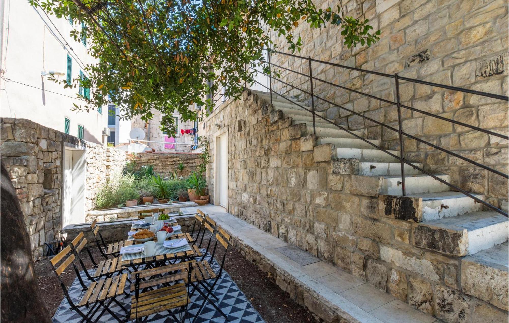 Stunning Home In Split With Outdoor Swimming Pool Kültér fotó