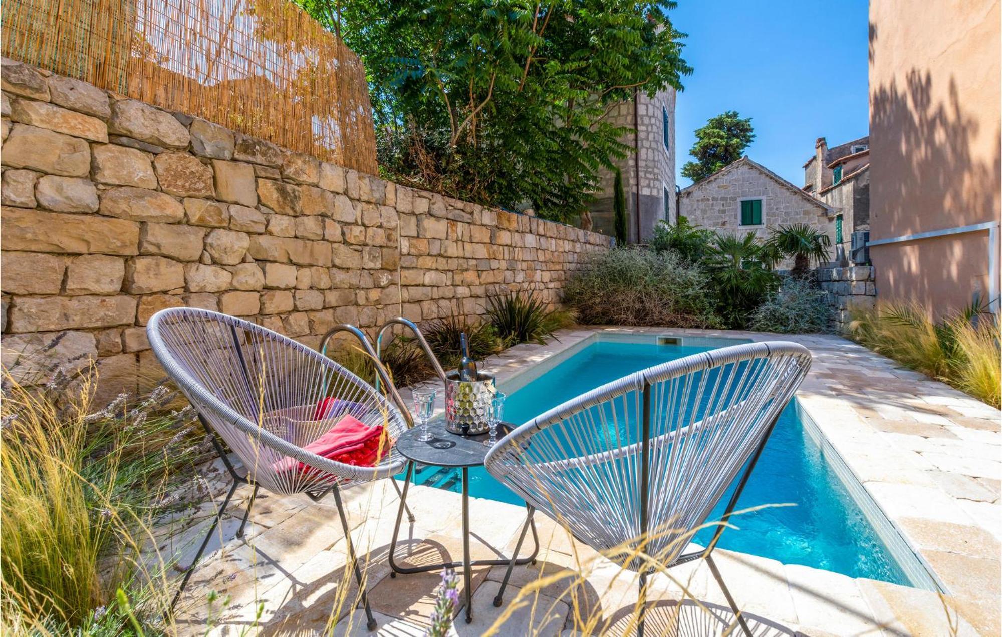 Stunning Home In Split With Outdoor Swimming Pool Kültér fotó