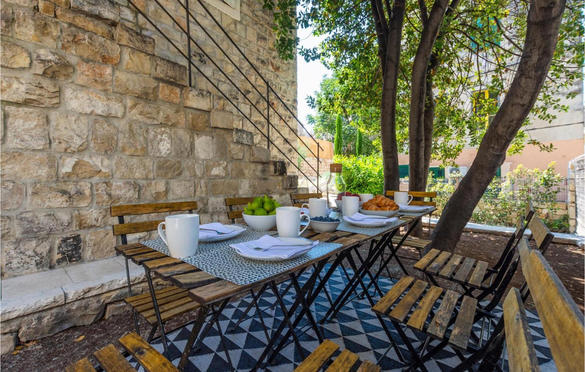 Stunning Home In Split With Outdoor Swimming Pool Kültér fotó